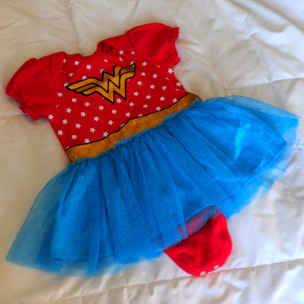 NWOT Wonder Woman baby costume